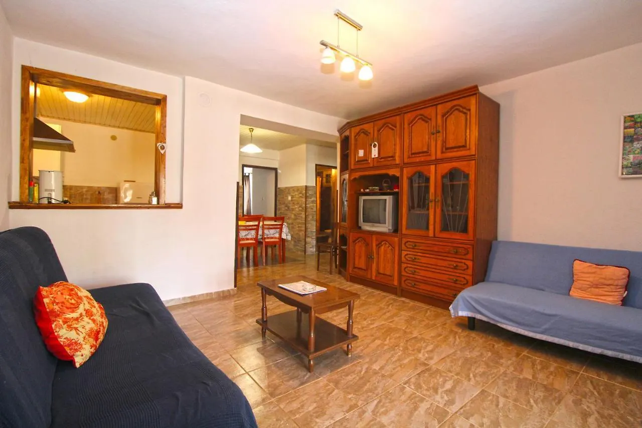 Apartments Matilda 1954 Fazana 0*,