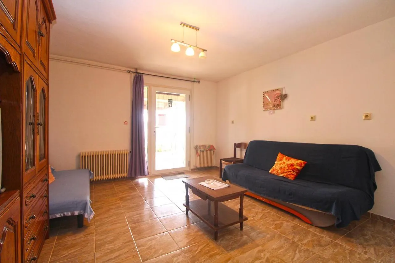 Apartments Matilda 1954 Fazana 0*,
