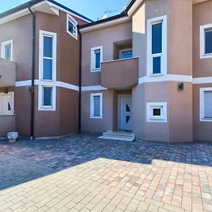 Lovely 400m From The Sea Fažana