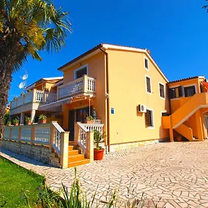 Orange 768 Fažana